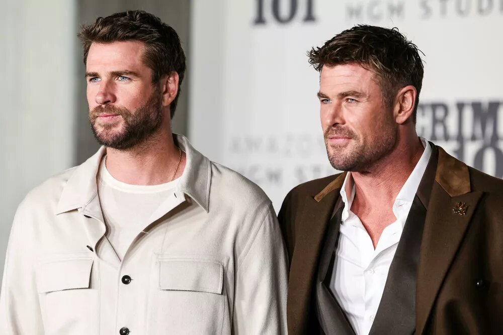 Лиам и Крис Хемсворты📷
