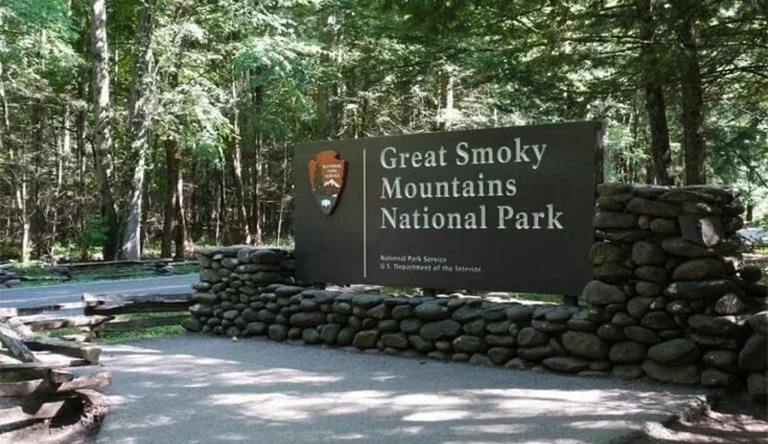 Инферно: Национальный парк США Great Smoky Mountains.