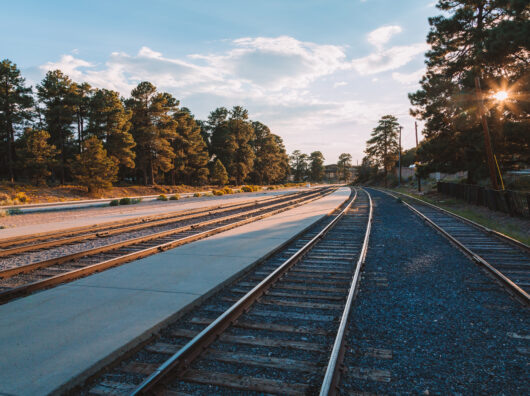    Железная дорога // Фото с сайтаhttps://www.freepik.com/
