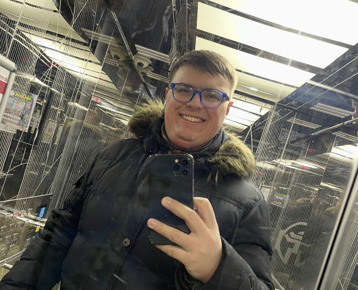 Себяшка как раз из лифта того самого отеля, куда переехали временно жить. Но насколько временно, на тот момент было абсолютно неизвестно! Фото: Михаил Лайф Влог