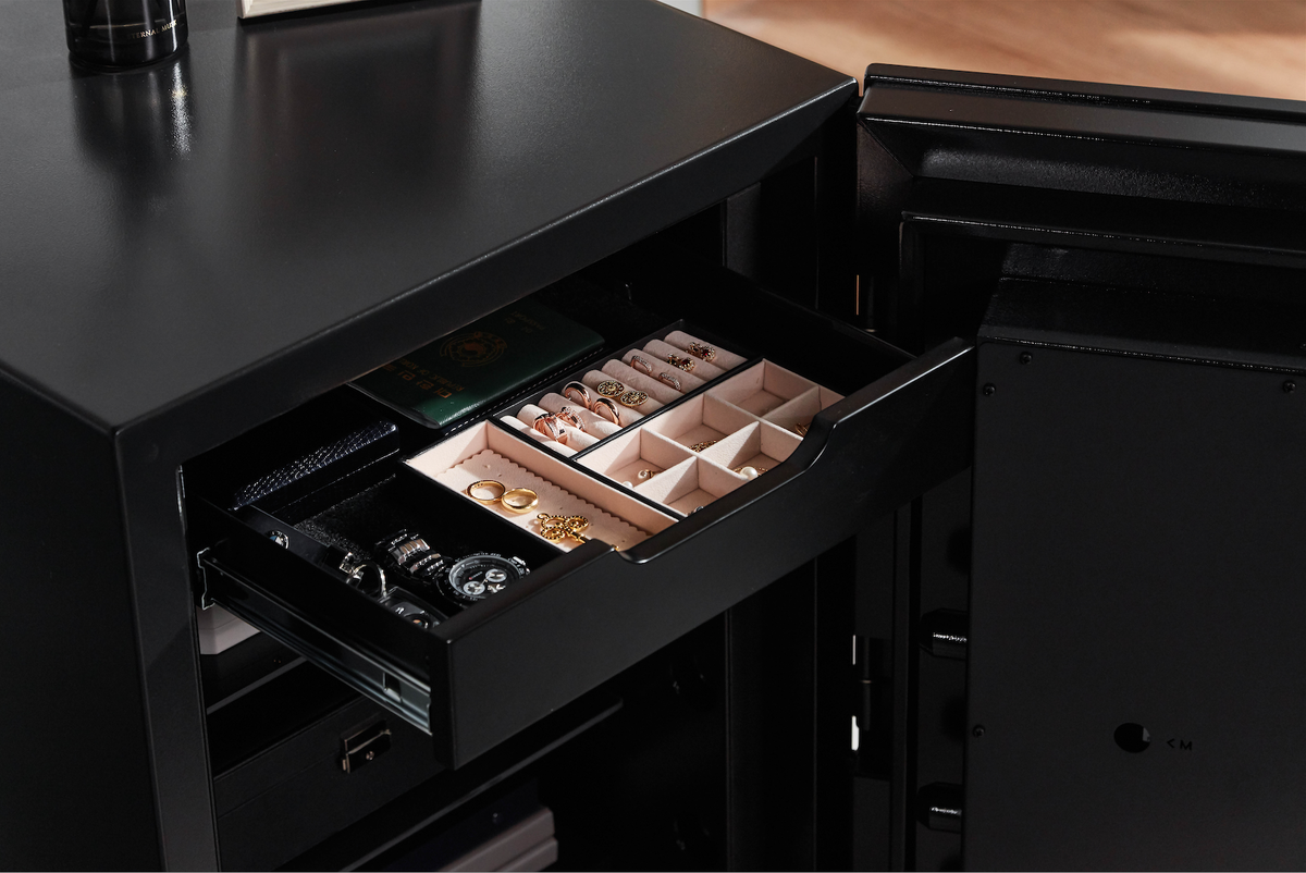 Огневзломостойкий сейф серии Diplomat NEXT (Корея) с выдвигающимся ящиком 