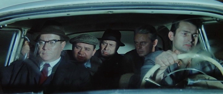 "Чего Вы боитесь? — Простуды. Больше мне бояться нечего."(с) Фото: kino-teatr.ru