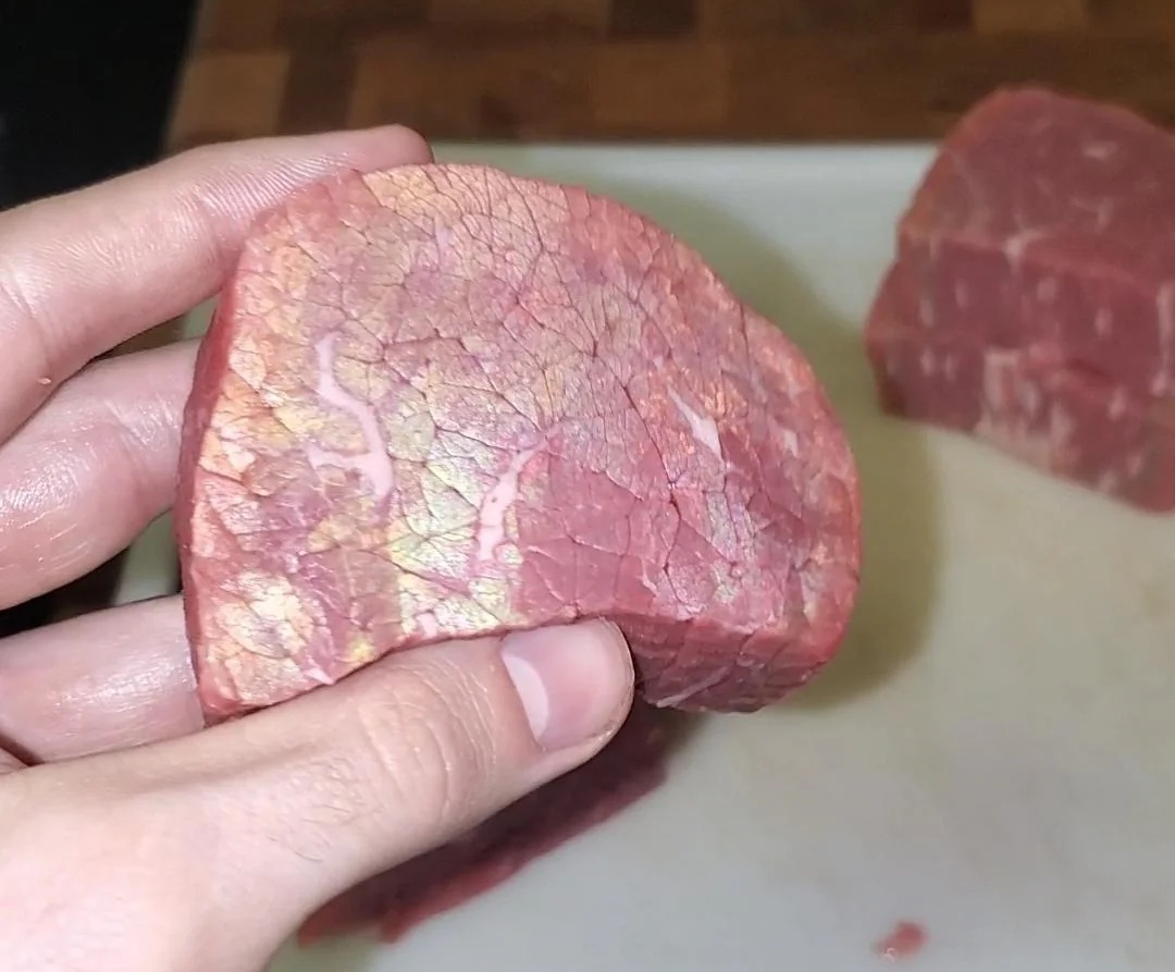 Еще один пример «радужного» мяса