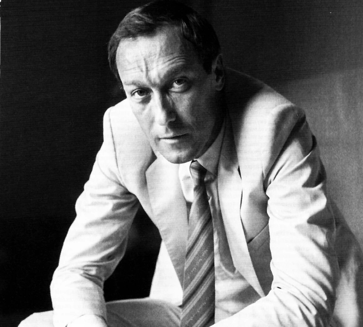 Олег Иванович Янковский, советский и российский актер театра, кино и озвучивания, кинорежиссер, народный артист СССР. Родился 23 февраля 1944 года 