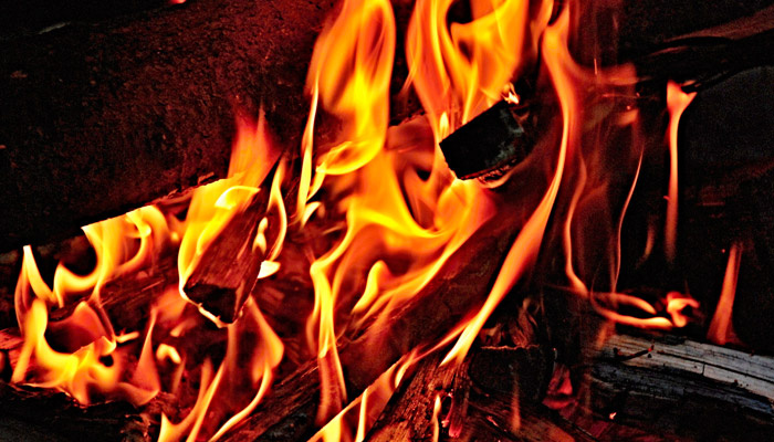 13 февраля, в день святого Никиты Печерского, старались соблюдать особую острожность в обращении с огнем. Фото: pxhere.com