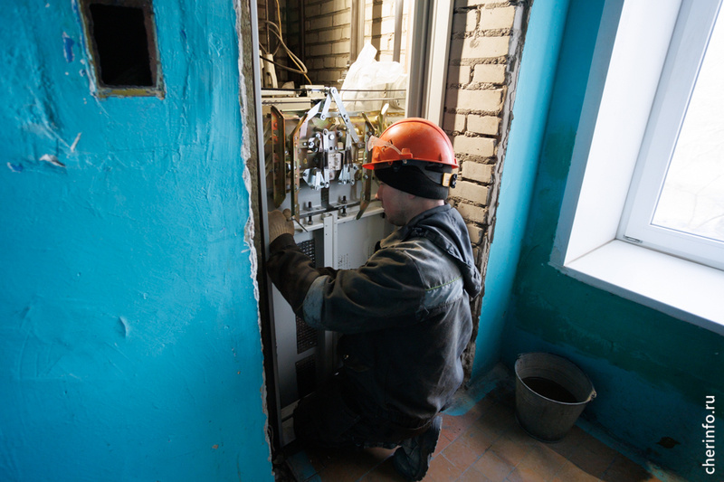    94-летняя Галина Катышева живет в многоэтажке на Краснодонцев, 28. Дом 1973 года постройки