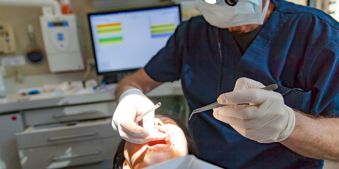 Врачи спасли женщину с тяжелым осложнением после удаления зубов мудрости