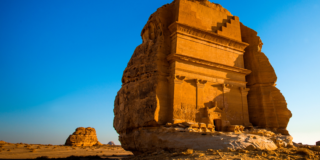 Тайна Каср аль-Фарида: Одинокий замок, который стоит посреди пустыни 2000 лет — и до сих пор не завершён