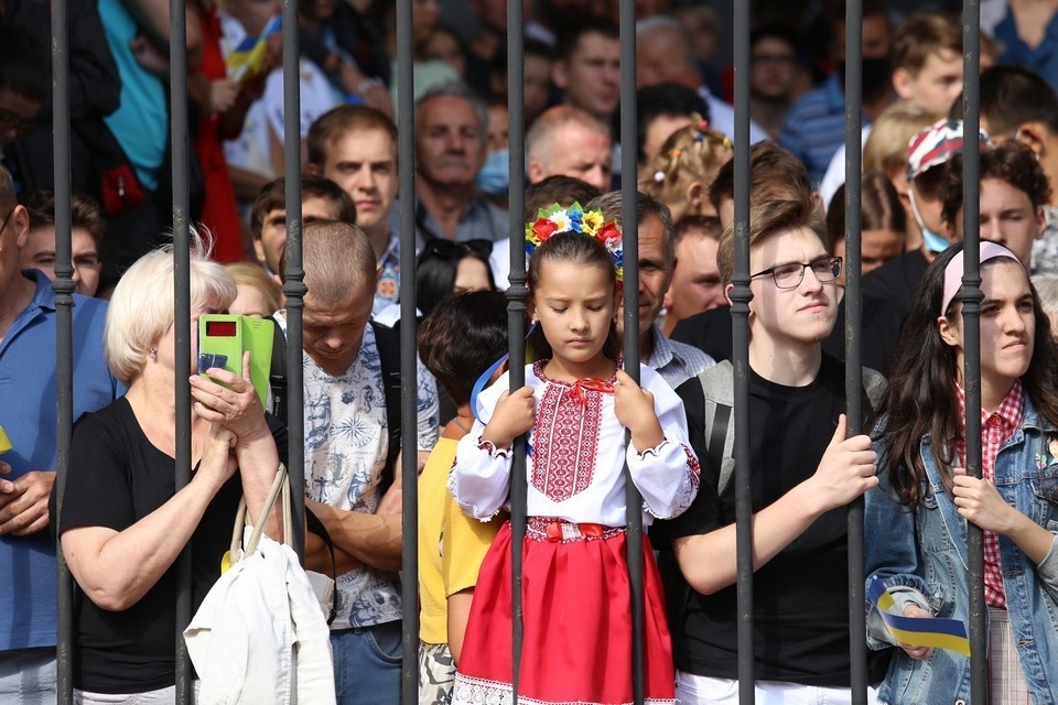    Украинцы начали «прозревать»: спустя 12 лет они поняли, кого привели во власть EAST NEWS