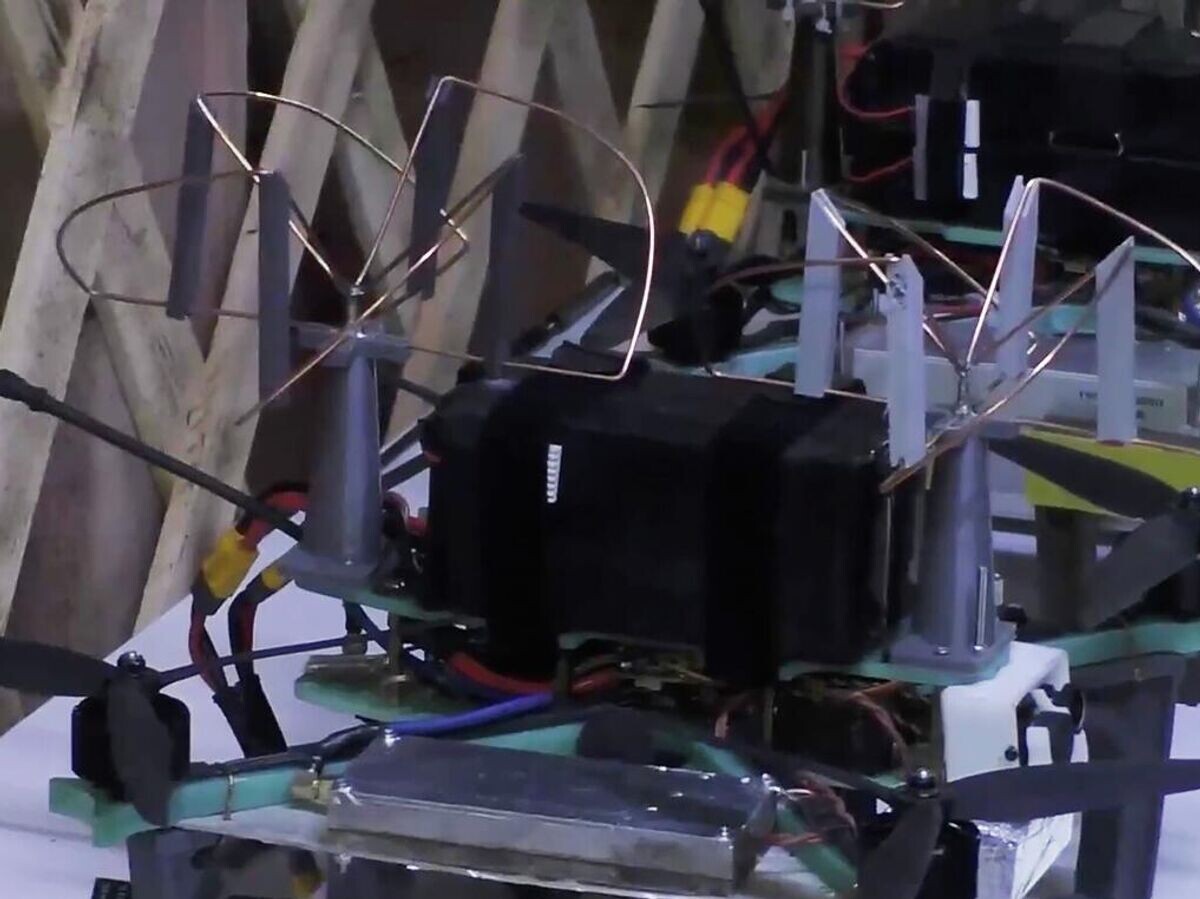    Многоразовый забрасываемый передатчик помех | © Минобороны России