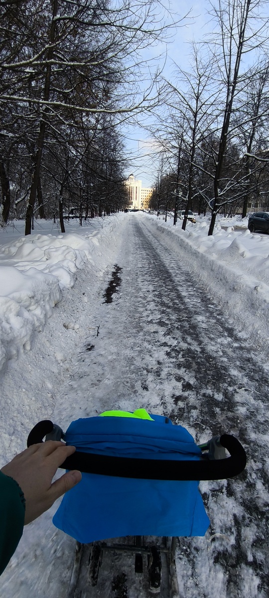 Дорога была у́же, чем эта 