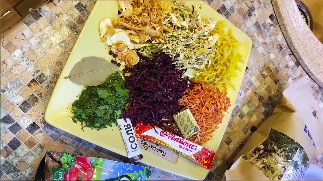    Жительница Урая приготовила около двух тысяч сухих суповых наборов для бойцов СВО