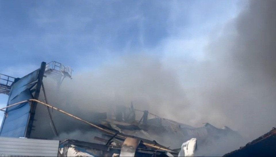    Пожарным удалось справиться с открытым огнем. Фото: Центр по делам ГО, ПБ и ЧС