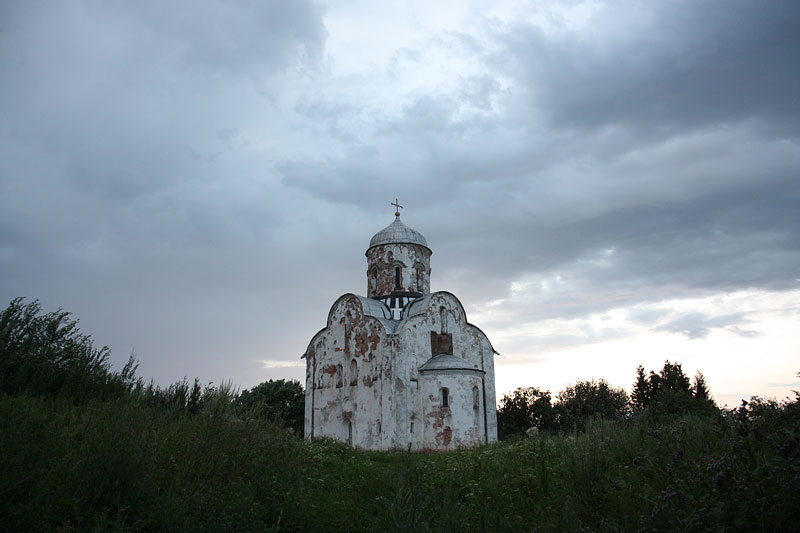 Церковь Нико́лы на Ли́пне, Новгород