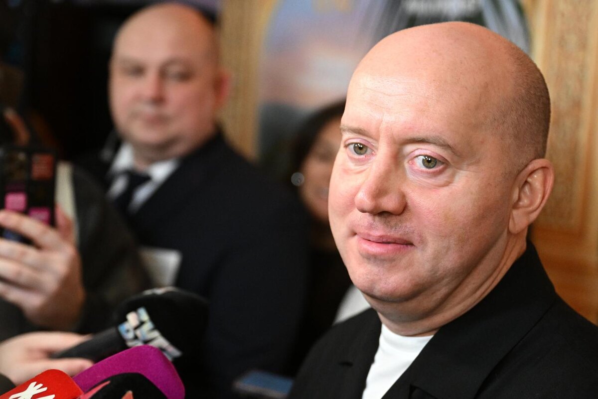 Актёр Сергей Бурунов во время пресс-подхода на презентации шоу "Тайный миллионер" . Кристина Соловьёва / @РИА Новости 