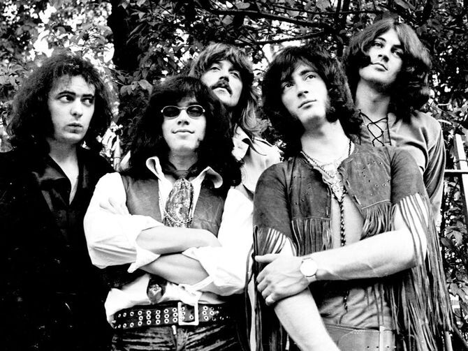 «Mark II» Deep Purple, слева-направо: Ричи Блэкмор, Иэн Пэйс, Джон Лорд, Роджер Гловер и Иэн Гиллан