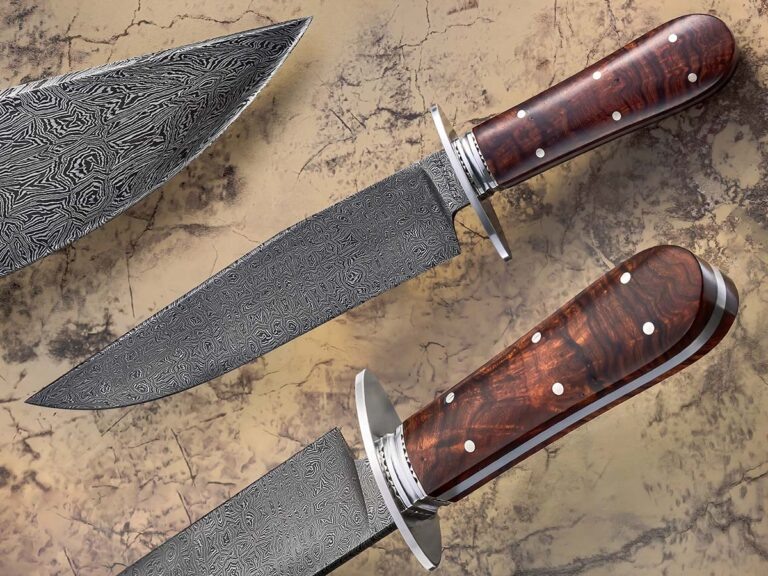 Тони Льюис почтил память Боуи, воссоздав дамасские узоры, использованные Стивом Данном в ноже "Шипы и чертополох". Этот метод описан самим Данном и подробно рассмотрен на страницах книги Ларрина Томаса "История ножевой стали".