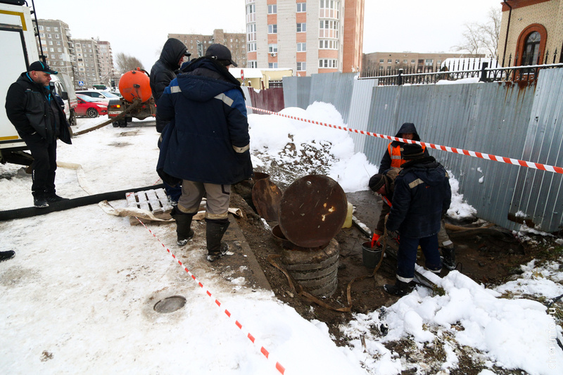    Его обнаружили сегодня на Остинской, 21а, около строящегося храма. На место выехал глава города Роман Маслов.