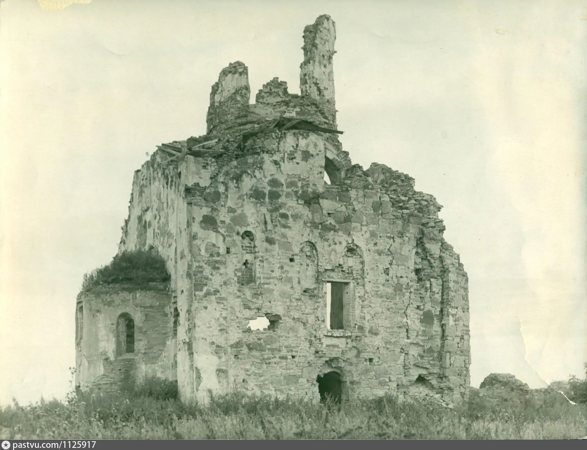 Церковь Нико́лы на Ли́пне, Новгород