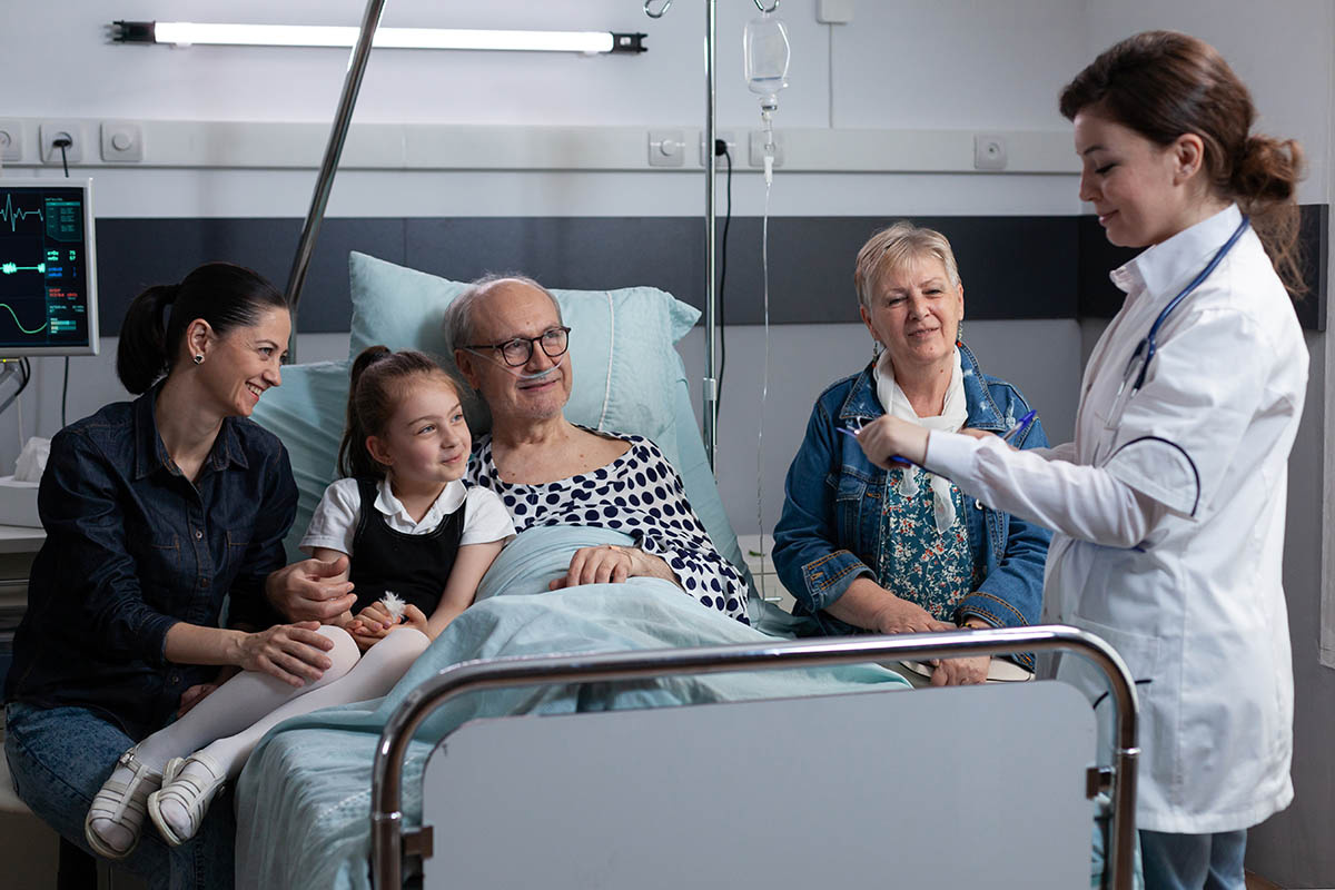 Фондам можно помогать разово или настроить регулярные ежемесячные перечисления в любом комфортном для вас размере. Источник: DC Studio / Shutterstock / FOTODOM