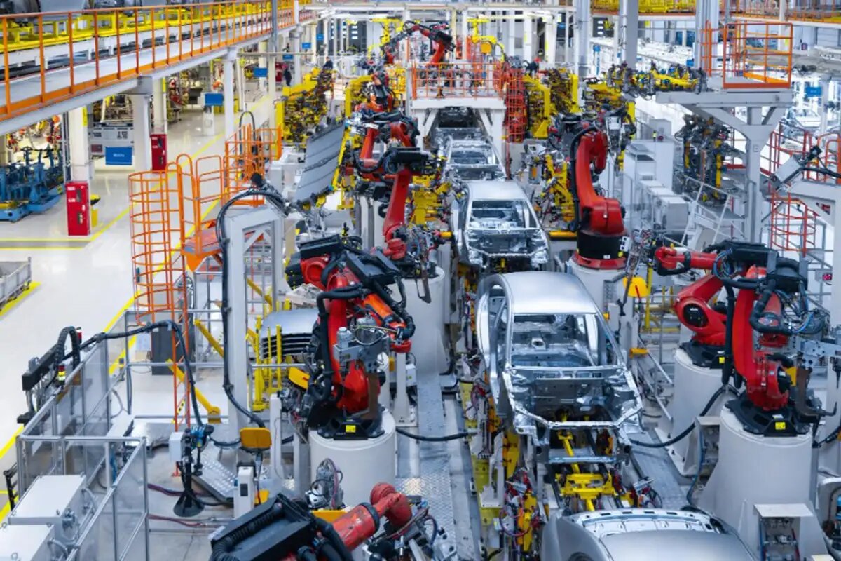    Автозавод. © freepik.com/usertrmk