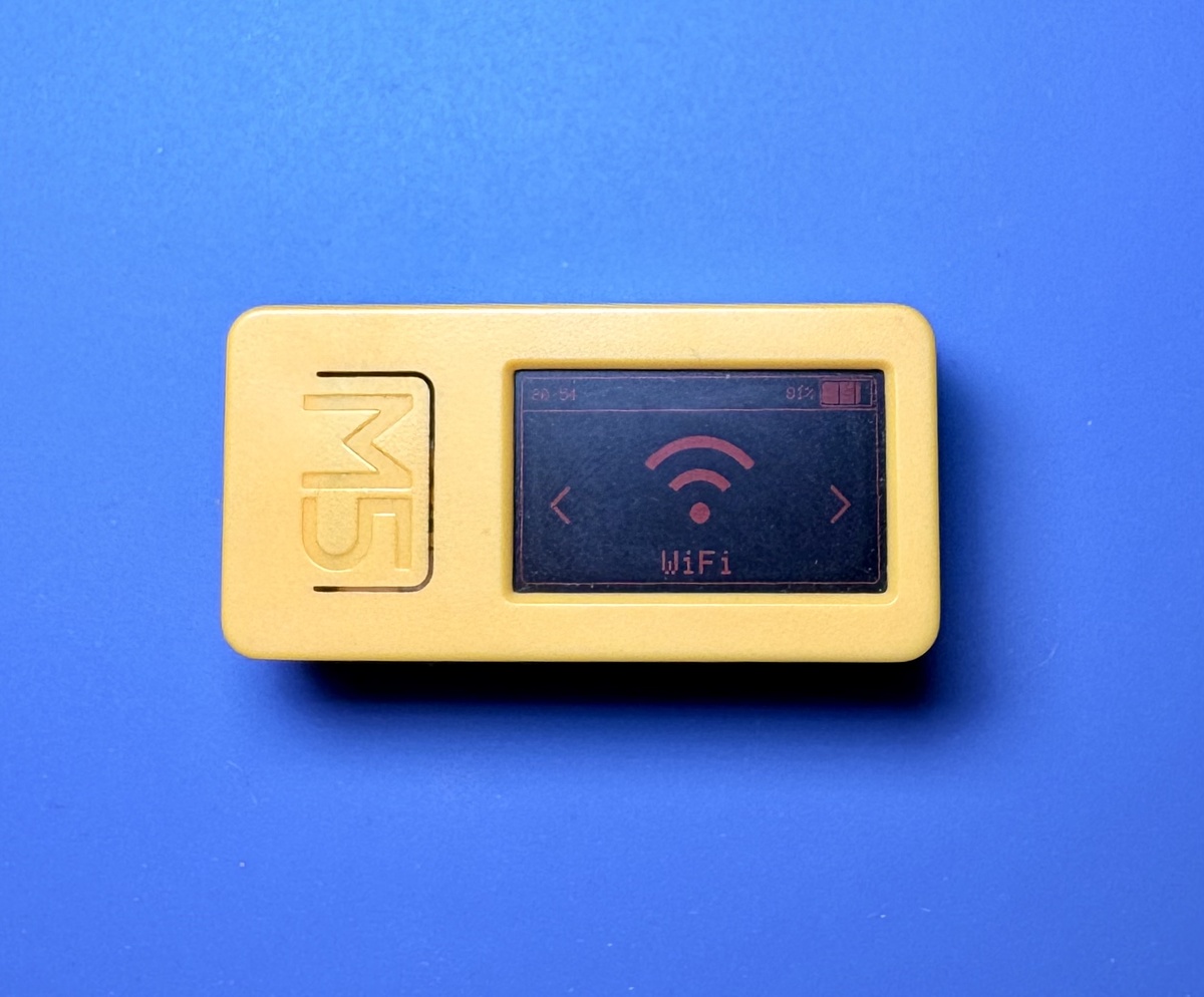 M5StickS Plus2 компании M5Stack. Базовый управляющий модуль- размер со спичечный коробок. Фото автора.