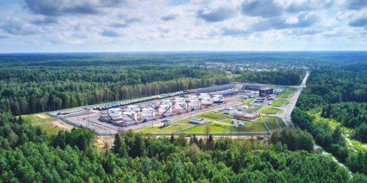    ГАЗПРОМ НЕФТЬ