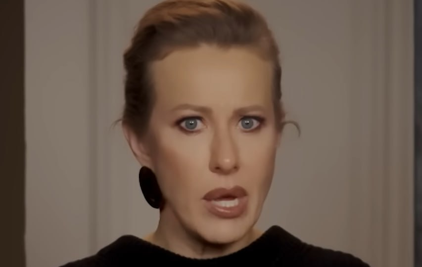 «А теперь кого корёжит, Ксюша?»: уход Богомолова из Школы-студии МХАТ выставил Собчак на посмешище