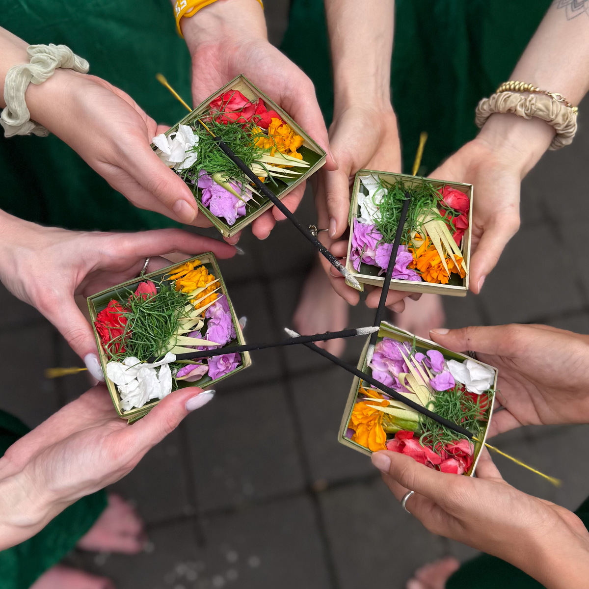 «Церемония очищения» в храме в женском кругу: таинство, дающее ощущение сакральности и поддержки