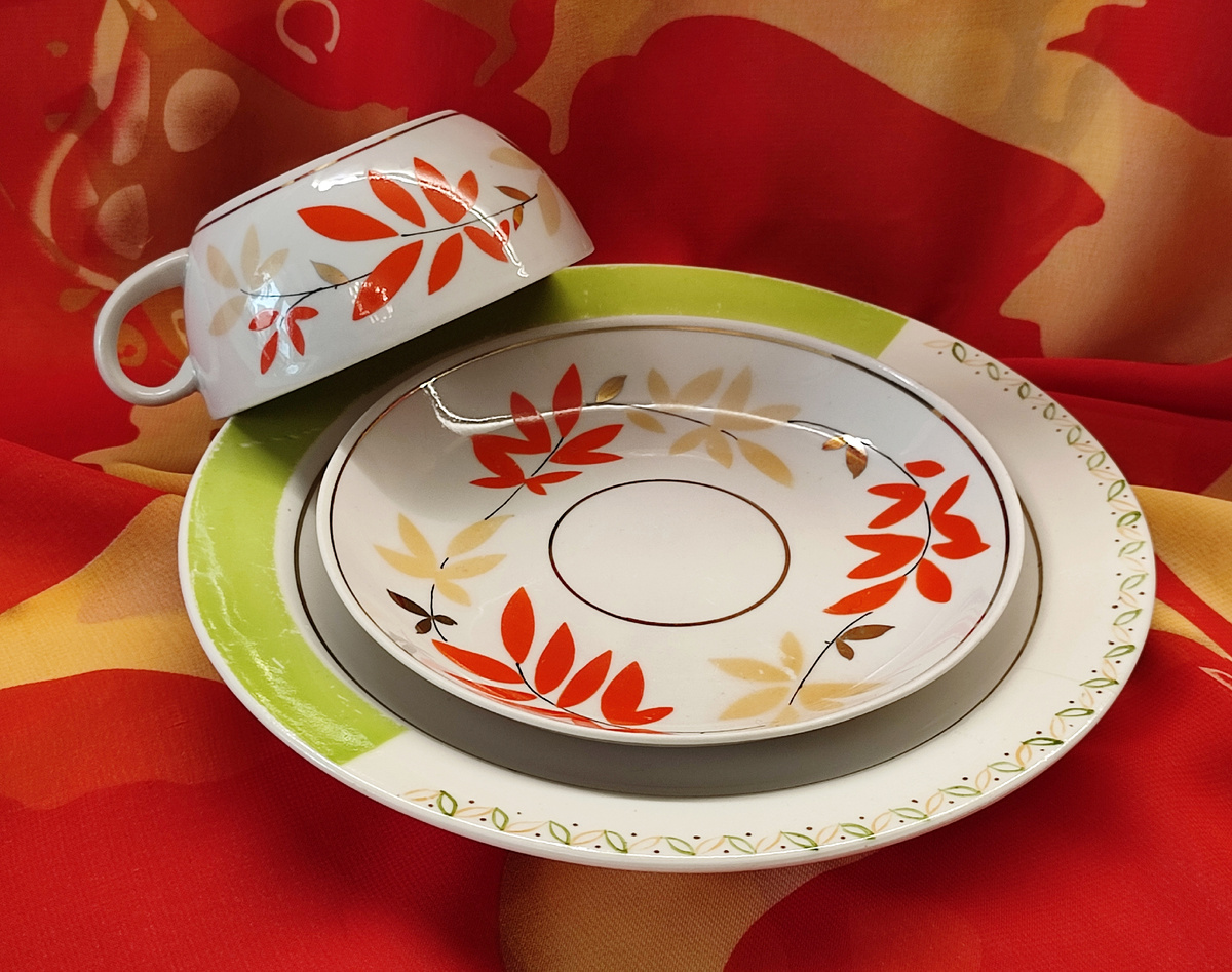 Вот для этой плоской чашки в комментариях была высказана версия про форму "репка". 