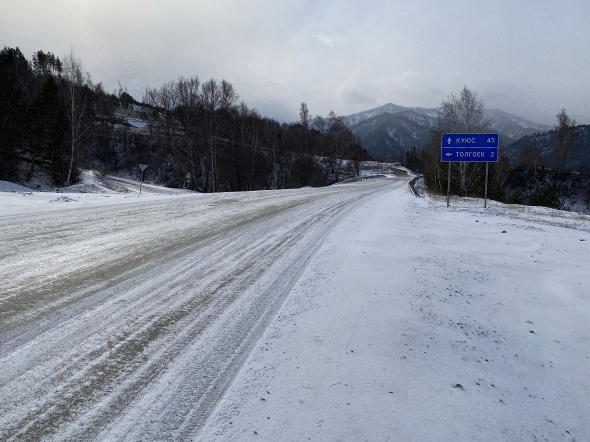 По указателю Толгоек поворот налево. Листай.