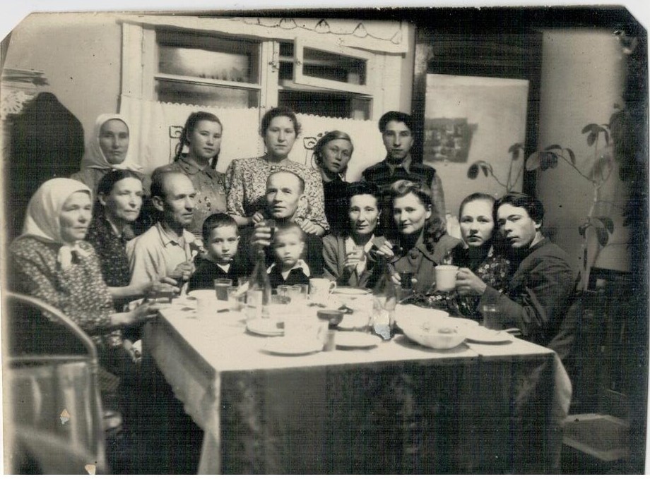 Большая и дружная семья