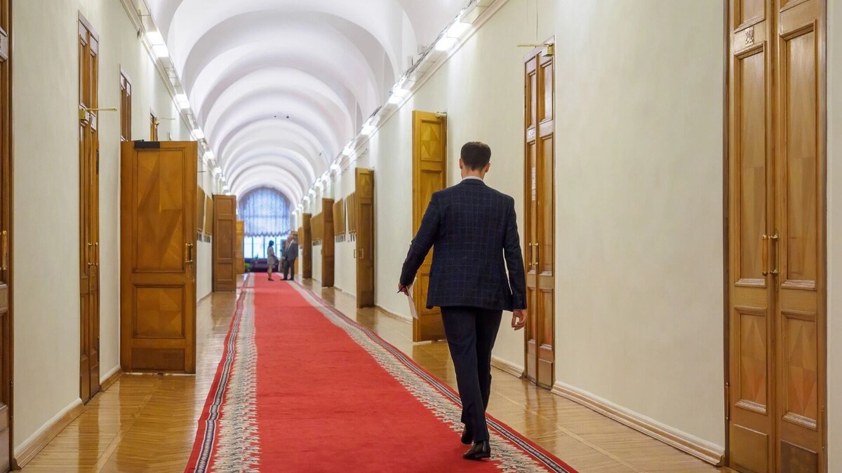    Зарплата российских чинвоников не конкурентна даже по сравнению с кассирами в регионах   Валентин Антонов / ТАСС