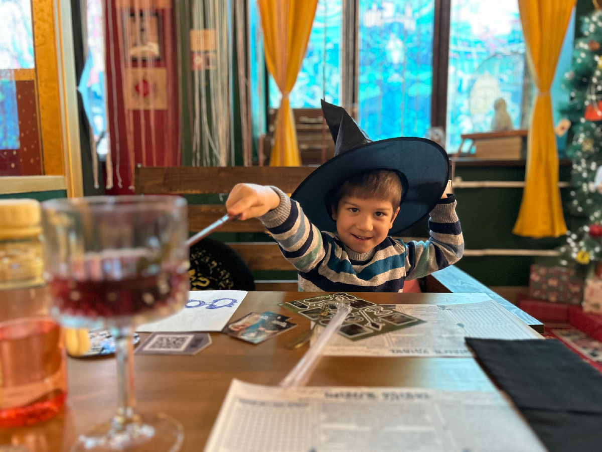 Фото автора. Шалость удалась - кофейня в стилистике Гарри Поттера 