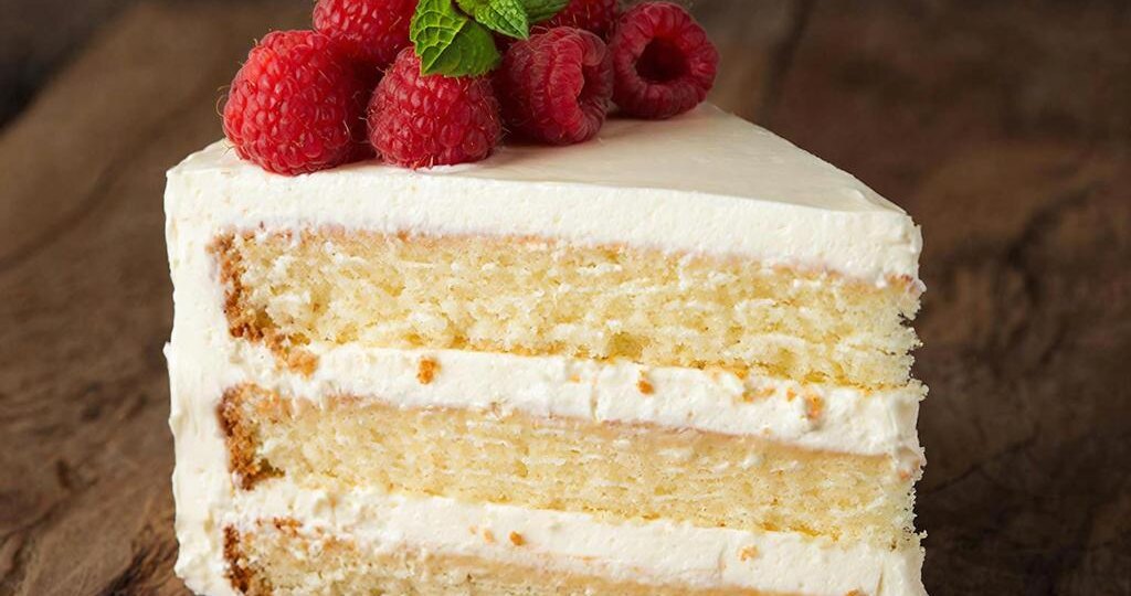 Простой и вкусный торт «Сметанник»: домашняя классика на вашей кухне!