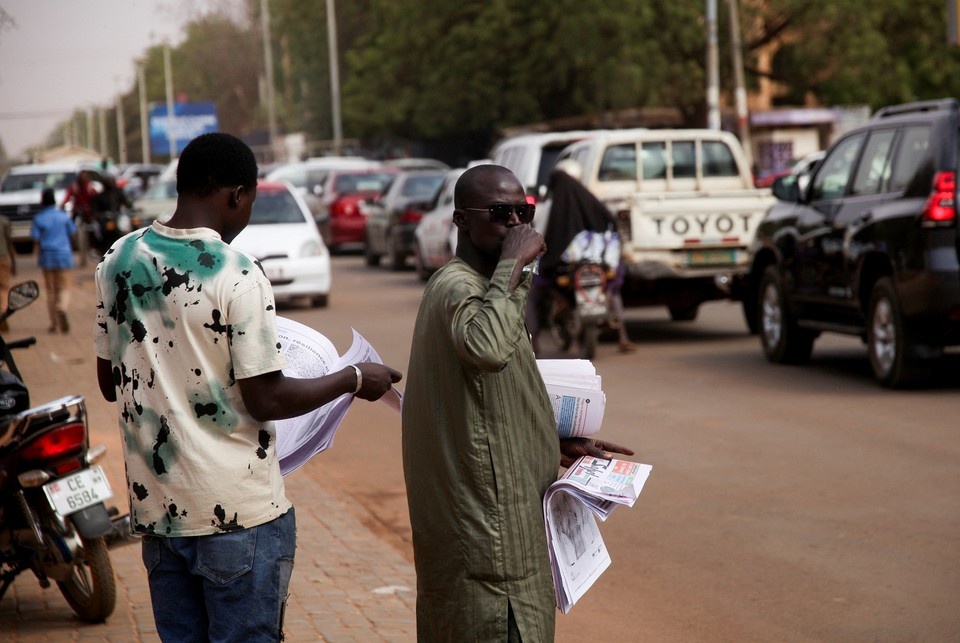    Генерал Ибро заявил, что Нигер вступил в войну с Францией REUTERS