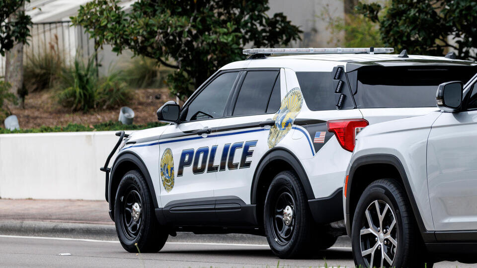     Во Флориде убиты шесть человек, в том числе выходцы из РФ и Украины CRISTOBAL HERRERA-ULASHKEVICH/EPA/TASS