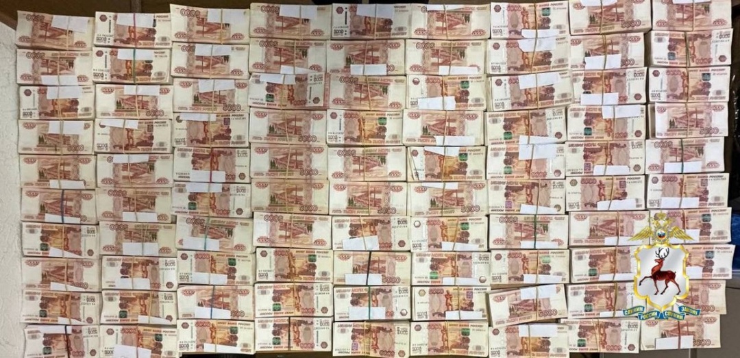 50 000 000 рублей наличными нашли в коттедже главврача ГКБ №33 Зубеева