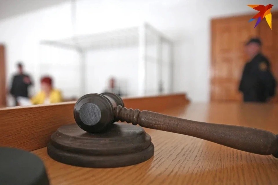    Обвинение запросило 17 лет за попытку поджога полицейского авто в Москве Павел МАРТИНЧИК