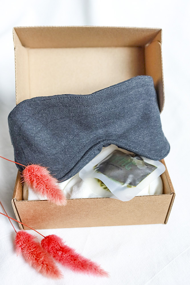 Подарочный набор из конопляной маски для сна и маски для лица Uzor Wear