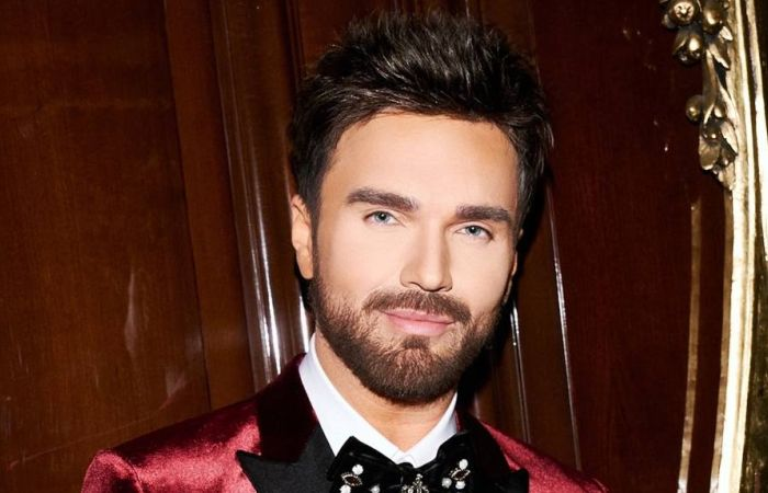 Лишили наград на родине, не общается с отцом и живёт с женой раздельно: Что скрывает Александр Панайотов