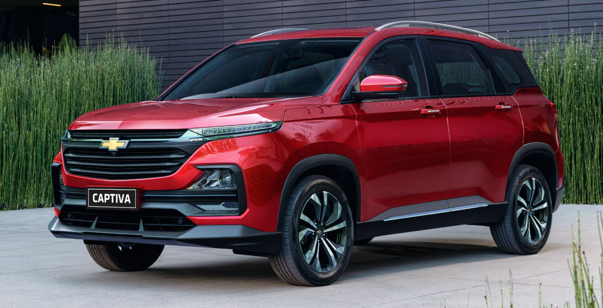 Chevrolet Captiva второго поколения (вид спереди)