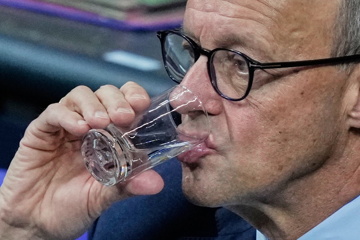 Канцлер Германии Фридрих Мерц присутствует на заседании немецкого парламента в Берлине, Германия, пятница, 5 декабря 2025 года // AP Photo / Ebrahim Norooozi