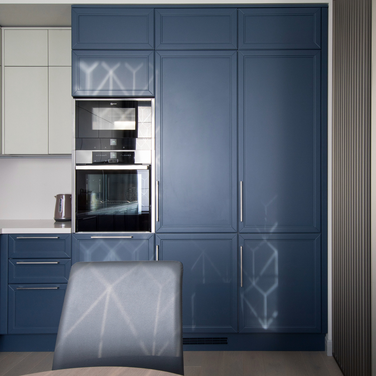 Кухня, фото Д.Васильев. Дизайнеры И.Кривцова и И.Бронникова. Стилист А. Вавилова.