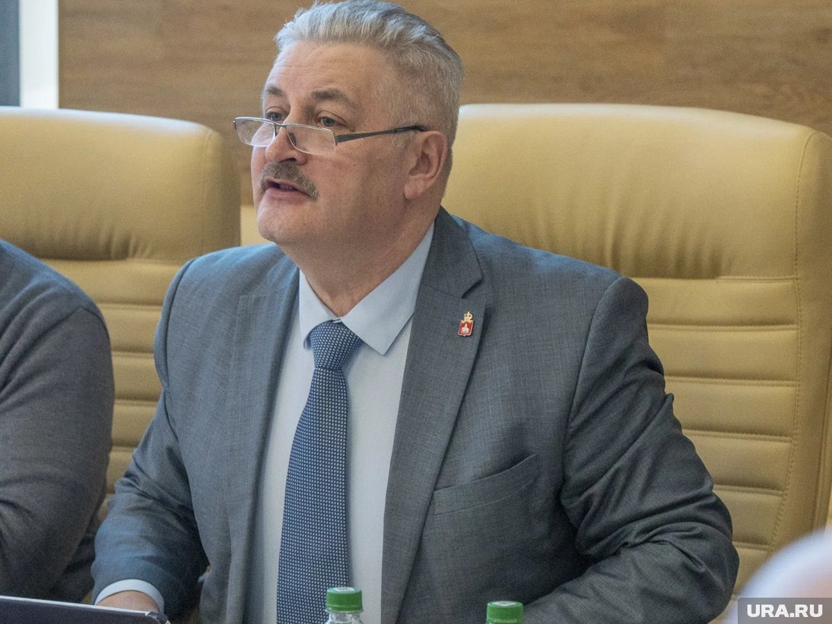     Игорь Гладнев является членом Общественной палаты Прикамья