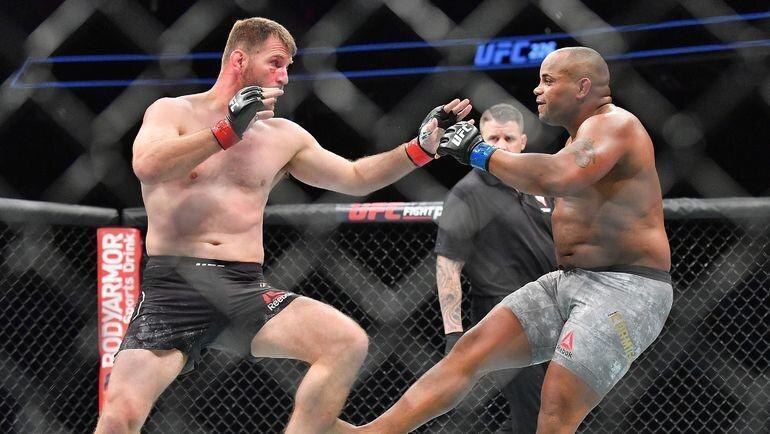 Cтипе Миочич и Даниэль Кормье / https://ss.sport-express.ru/userfiles/materials/145/1459548/large.jpg