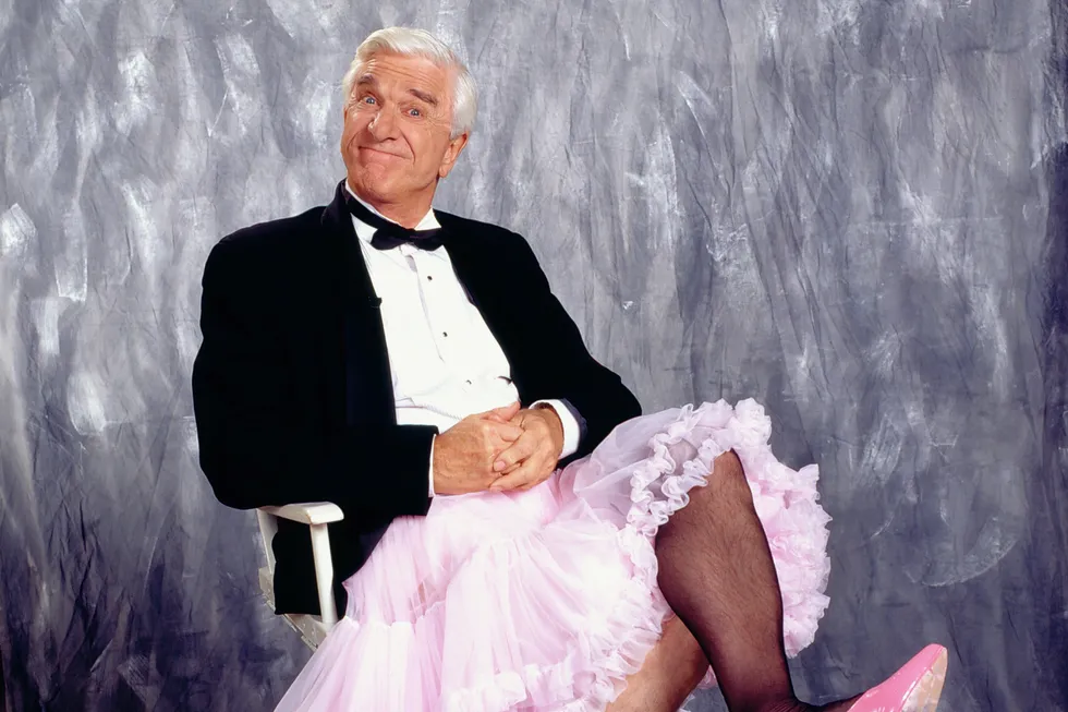 Лесли Нильсен во время шоу «Классика телевизионной комедии», 1997 год