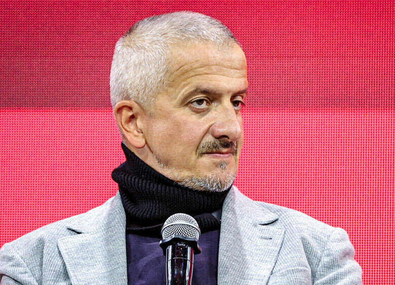     Константин Богомолов