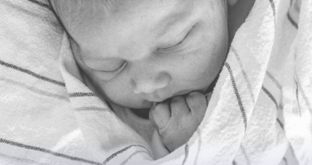 Всё, что нужно знать о сне новорождённого