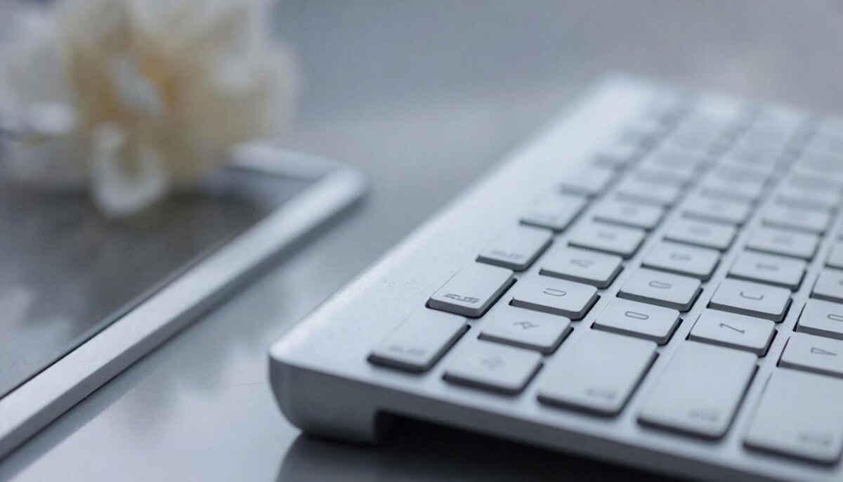 клавиатура. нейроарт. В мире ИТ @вмиреит